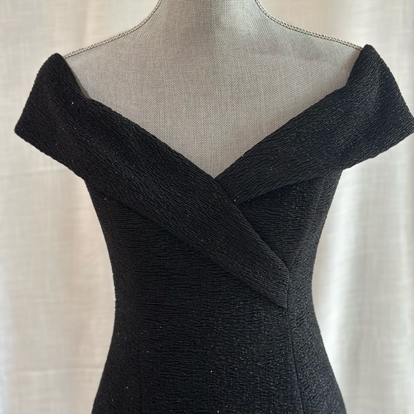 Eliza J Off Shoulder Gown - Picture 4 of 10